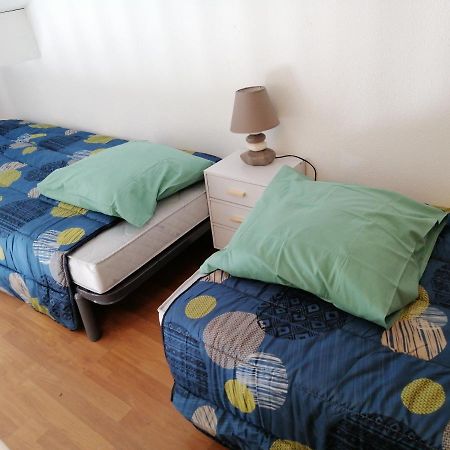 Sous Le Soleil De Provence Petite Maison Au Calme Et Tres Bien Equipee De 40M2 Avec Wifi -Jardin Prive-La Piscine Est Commune A La Residence Et Ouverte Du 1Er Mai Au 30 Septembre De 09H A 21H,En Juillet Et Aout Reservation Uniquement Du Samedi Au Sam Forcalqueiret Экстерьер фото